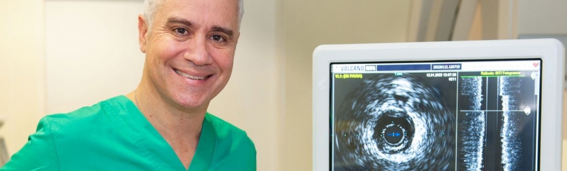Juaneda El IVUS evalúa las arterias coronarias mediante una sonda con ultrasonidos que muestra las lesiones con gran precisión