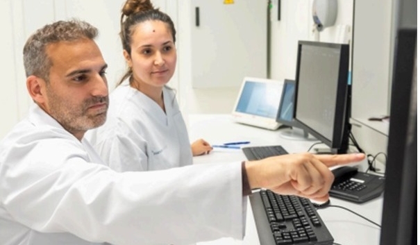 «El deep learning de la IA, imitando un cerebro humano en las nuevas resonancias magnéticas, facilita una predicción más precisa del crecimiento del cáncer ginecológico»  Juaneda