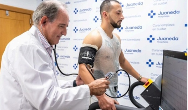 Dr. Andres Glenny, cardiólogo experto en cardiología deportiva: «En la mayoría de cardiopatías, el golf se recomienda por sus beneficios para la salud»  Juaneda