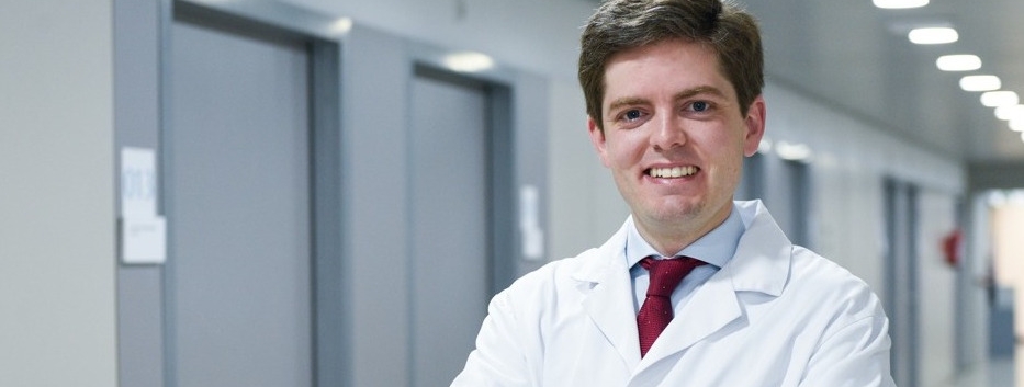 Dr. Federico Carabot, anestesista de Juaneda Hospitales: «No sería extraño, en un par de años, ver sobredosis de fentanilo ilícito entre el turismo de desenfreno en Baleares» Juaneda