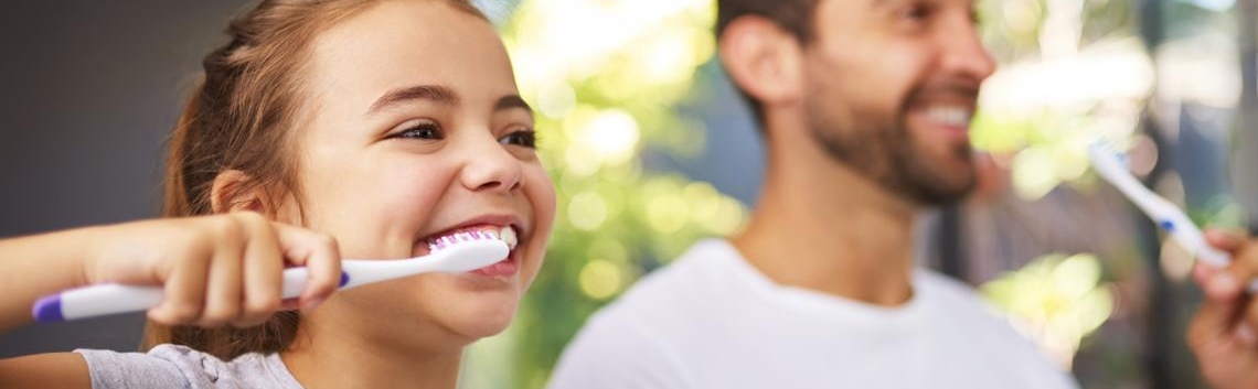 How should children brush their teeth? Juaneda