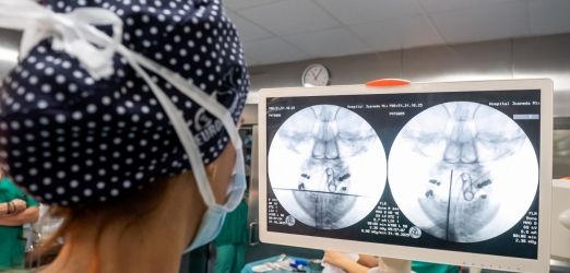 Cirugía de espalda mínimamente invasiva, que reduce el dolor y acelera la recuperación Juaneda