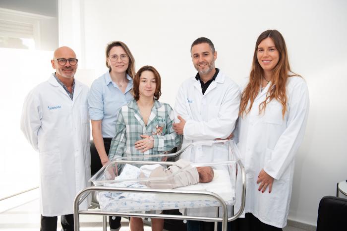 Nace en Juaneda Hospitales el primer bebé de Europa gestado conjuntamente por una pareja de mujeres gracias al método INVOcell