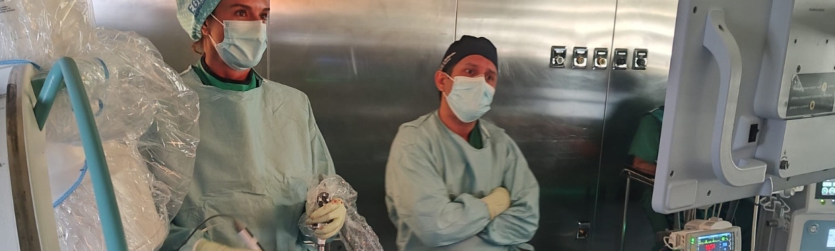 Una técnica endoscópica avanzada permite extirpar un tumor vertebral de forma mínimamente invasiva en Juaneda Miramar  Juaneda
