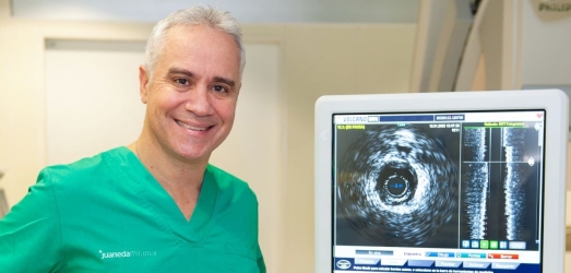 Juaneda El IVUS evalúa las arterias coronarias mediante una sonda con ultrasonidos que muestra las lesiones con gran precisión