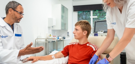 ¿Fatiga, infecciones, inflamaciones persistentes? Llega la terapia mitocondrial, con el Dr. Mensah, en la UMBIR Juaneda