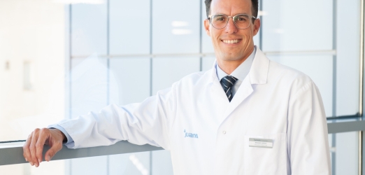 El Dr. Miguel Mesa realiza en Juaneda Hospitales la primera técnica Uniportal VATS, que permite operar un cáncer de pulmón con una incisión de solo 3 cm Juaneda