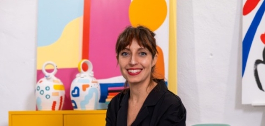 Colores alegres y comprometidos en la Navidad  y el calendario de Juaneda Hospitales para un año 2024 con fuerza y empatía Juaneda