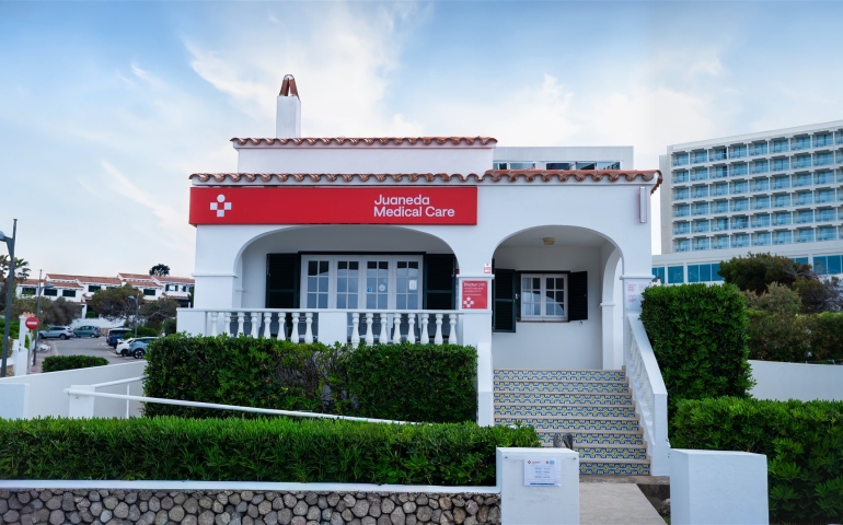 Este nuevo centro de consultas de Medicina General y Urgencias, recién inaugurado en S'Arenal d'en Castells, ofrece atención médica de calidad con la garantía Juaneda.  
