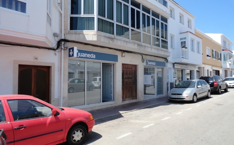 Este centro está abierto de lunes a viernes, todo el año y trabaja con todos los seguros de salud tanto nacionales como internacionales.
